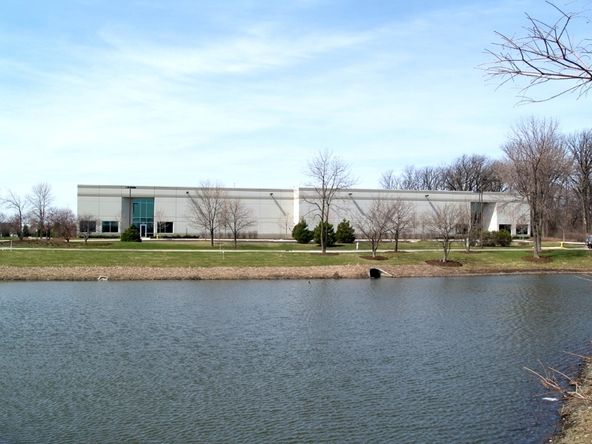 1696 S Lakeside Dr, Waukegan, IL 60085